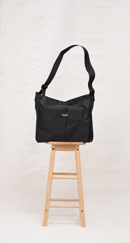 IC NOMAD SHOULDER TOTE BAG